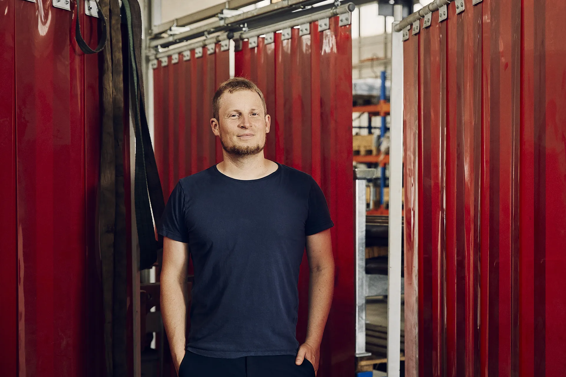 Felix Gronard in der Fertigungshalle